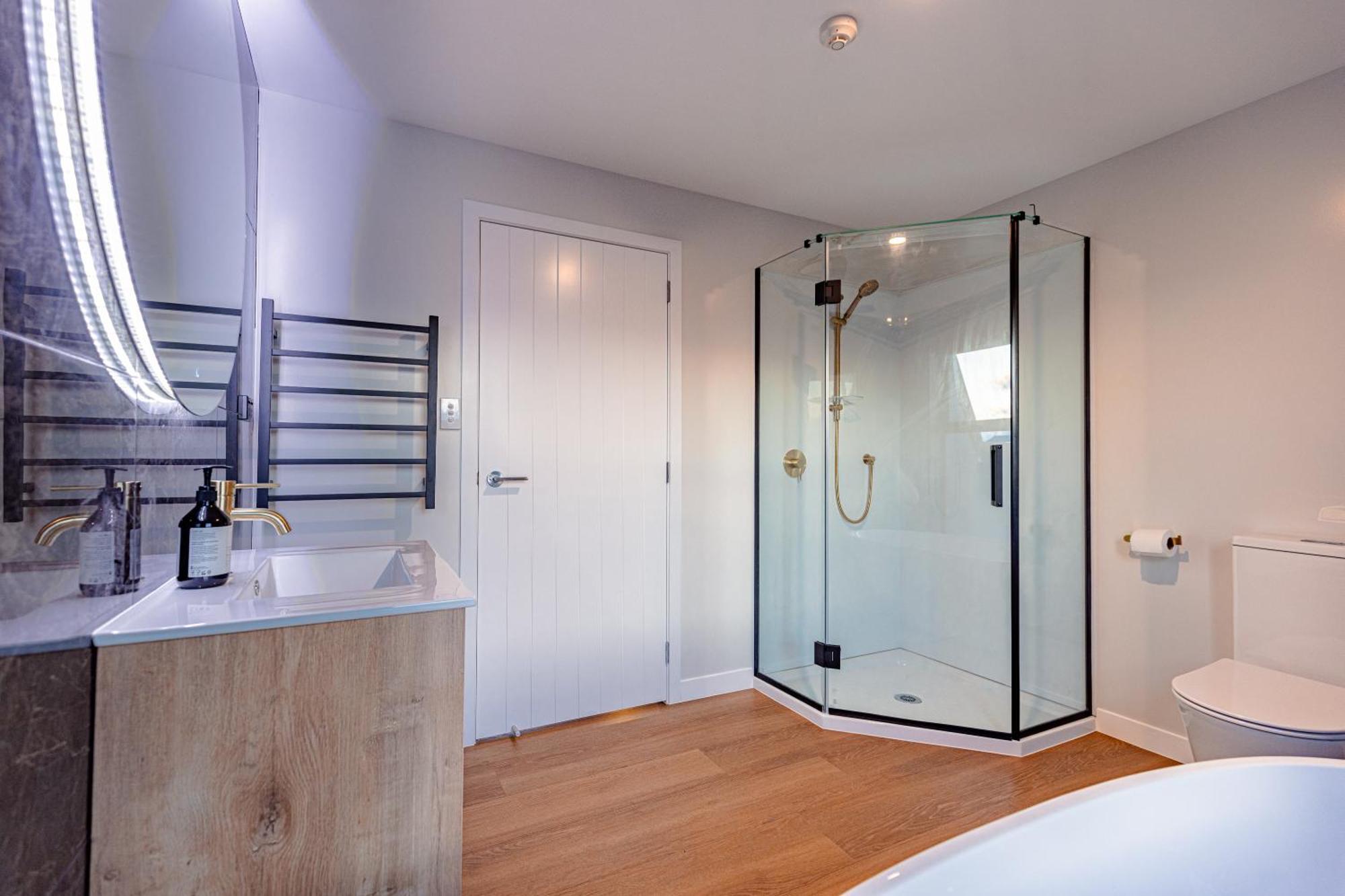 Johnston Apartments - Award-Winning Building, Your Unforgettable Stay Whanganui Bagian luar foto