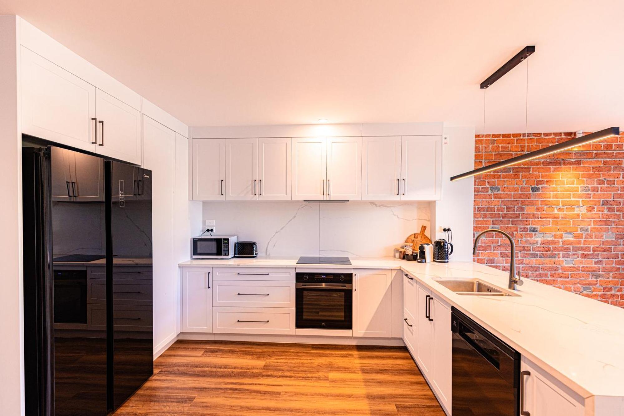 Johnston Apartments - Award-Winning Building, Your Unforgettable Stay Whanganui Bagian luar foto