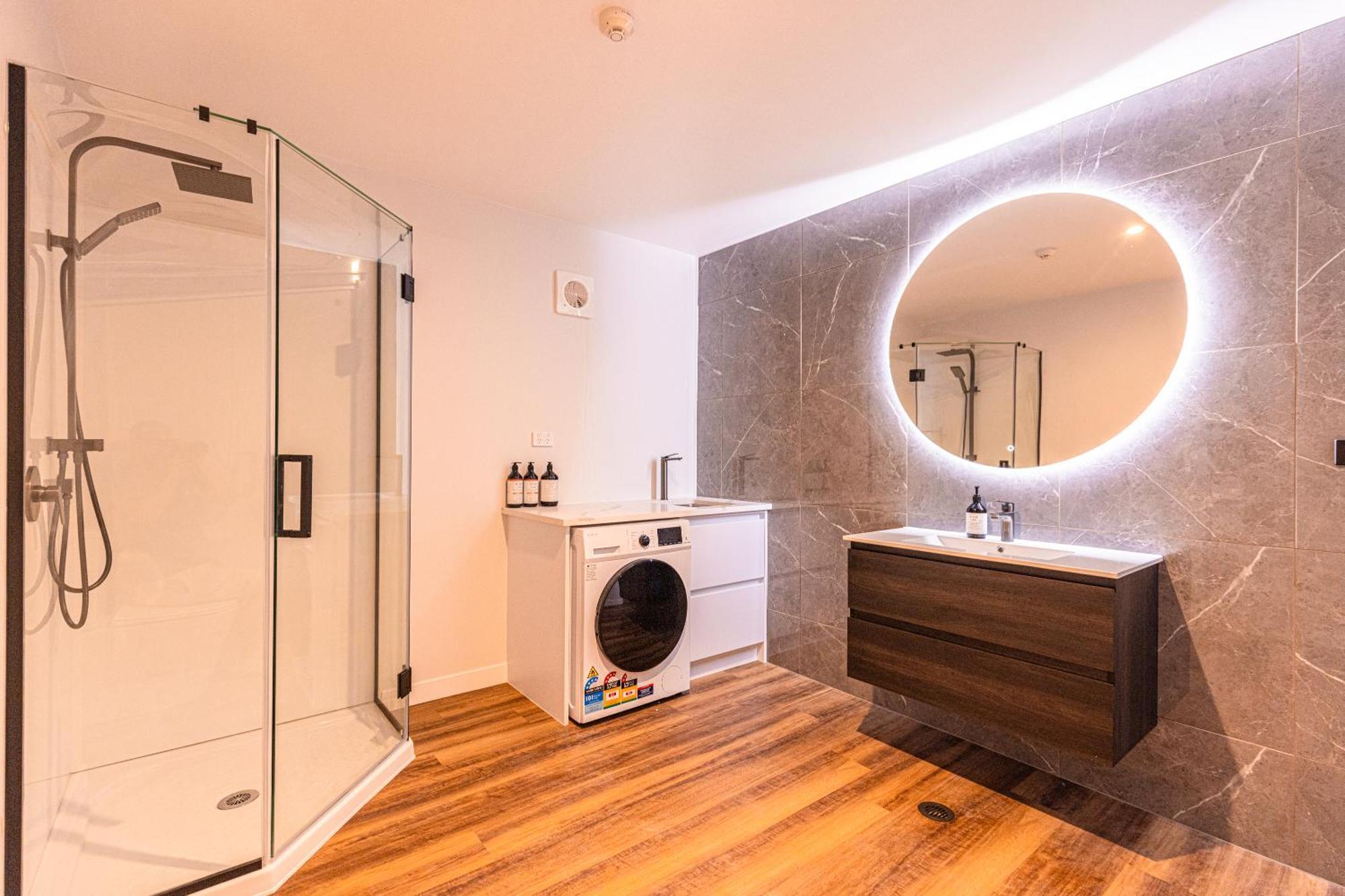 Johnston Apartments - Award-Winning Building, Your Unforgettable Stay Whanganui Bagian luar foto