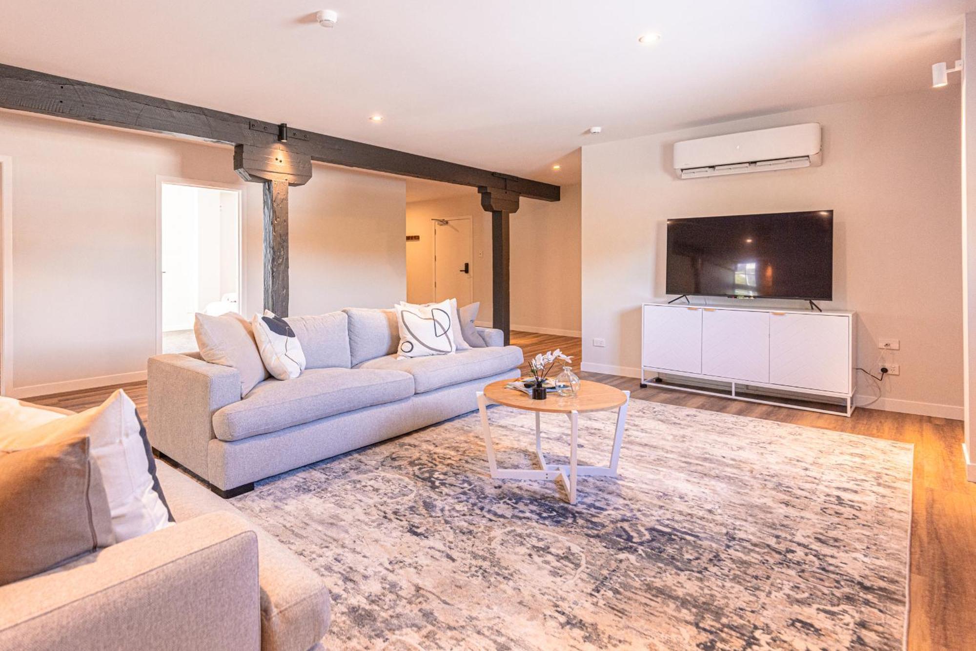 Johnston Apartments - Award-Winning Building, Your Unforgettable Stay Whanganui Bagian luar foto